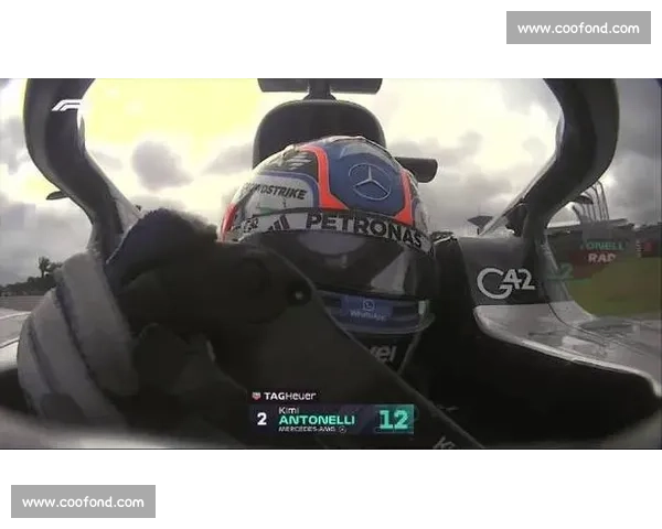 安东内利头盔视角：首圈追尾维斯塔潘瞬间全记录